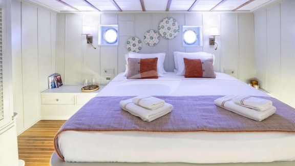 Image of CAUSTIC yacht #12