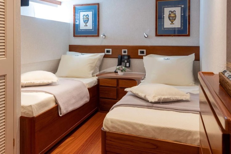 Twin Cabin