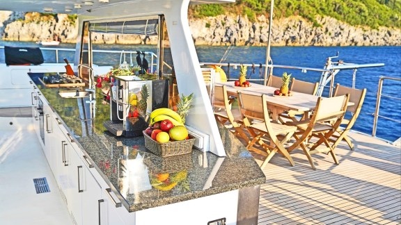 Beautiful Outdoor Kitchen