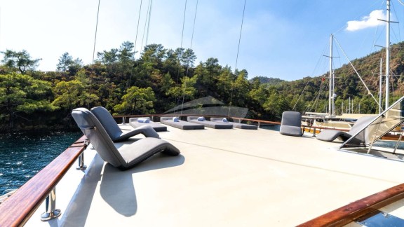 Image of CAUSTIC yacht #17