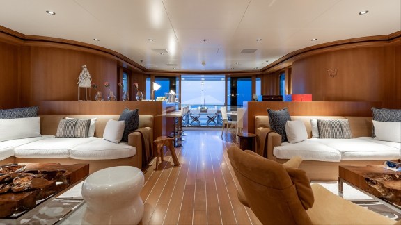 Image of TREEHOUSE yacht #16