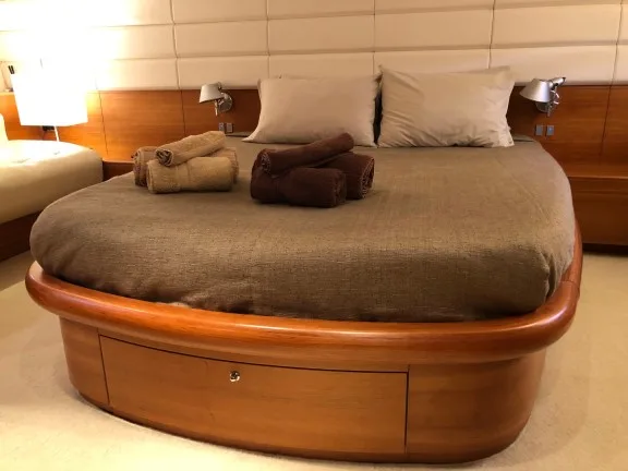 Image of JULY yacht #9