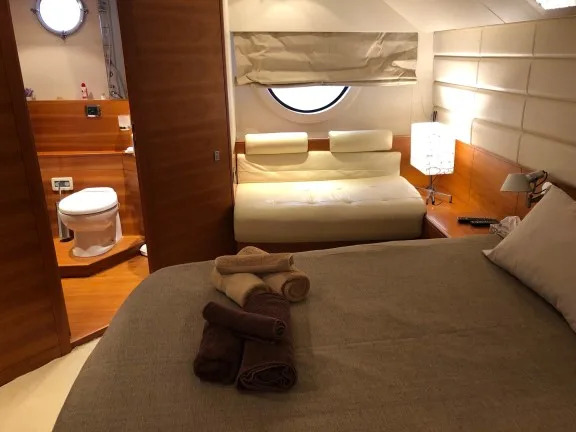 Image of JULY yacht #10