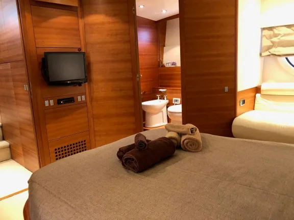 Image of JULY yacht #11