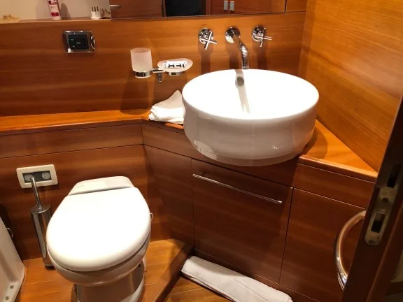 Image of JULY yacht #13