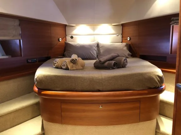 Image of JULY yacht #14
