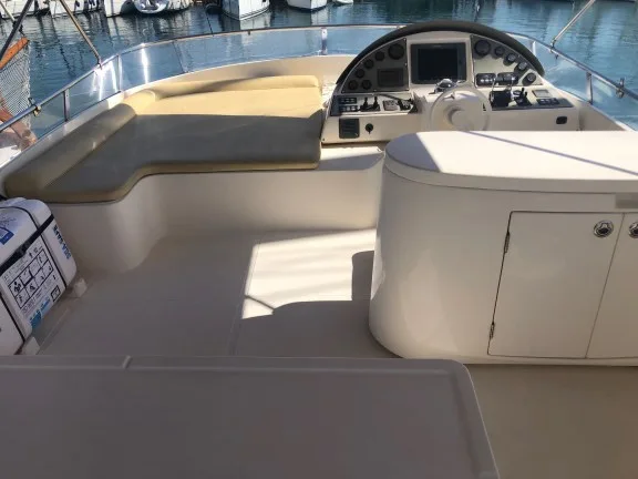 Image of JULY yacht #6