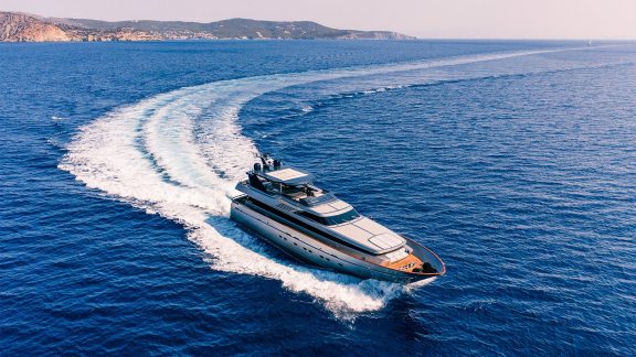 Image of OVAL yacht #2