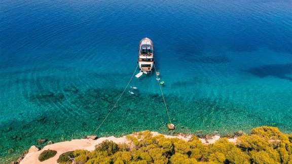 Image of OVAL yacht #10