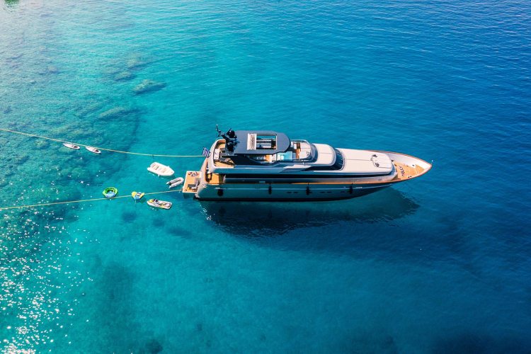 Image of OVAL yacht