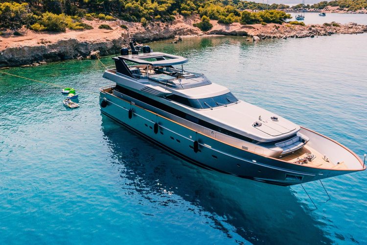 Image of OVAL yacht