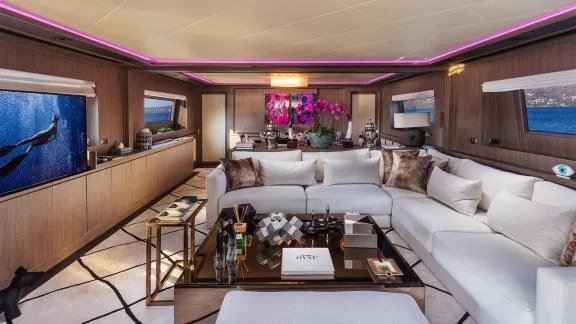 Image of OVAL yacht #23