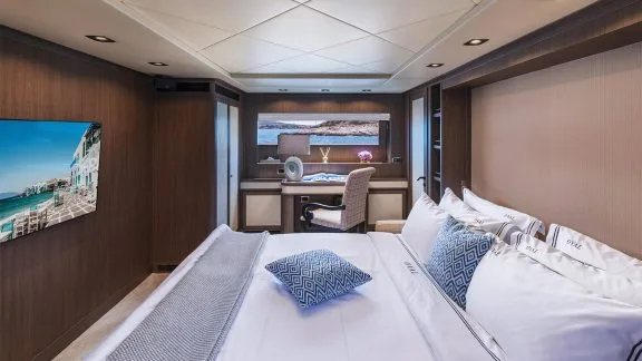 Image of OVAL yacht #37
