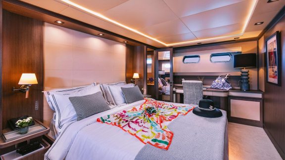 Image of OVAL yacht #30