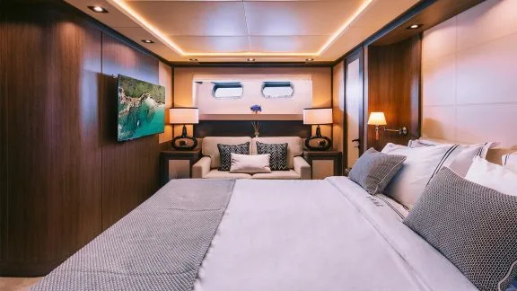 Image of OVAL yacht #34