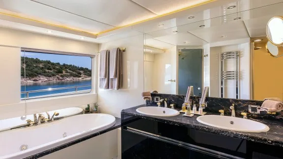 Image of MAGIX yacht #13