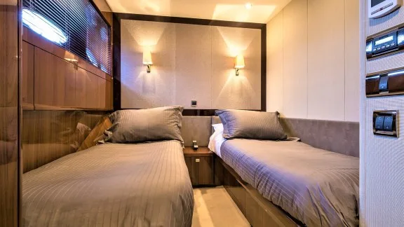 Image of 4LIFE yacht #16