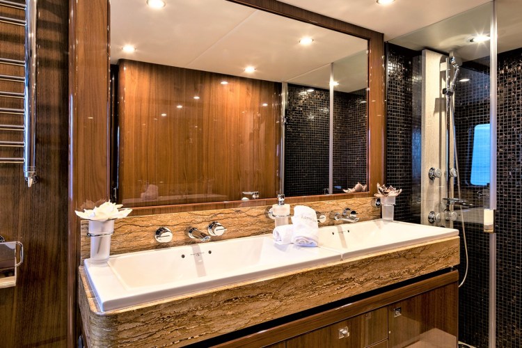 Image of 4LIFE yacht