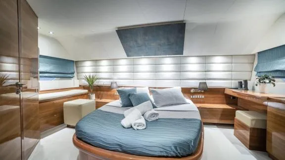 Image of SUMMER THERAPY yacht #9