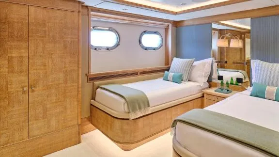 Image of ARTEMISEA yacht #52