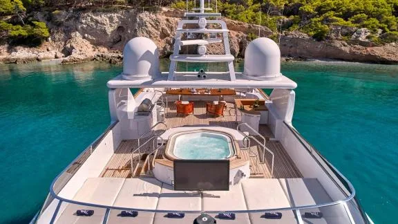 Image of ARTEMISEA yacht #23