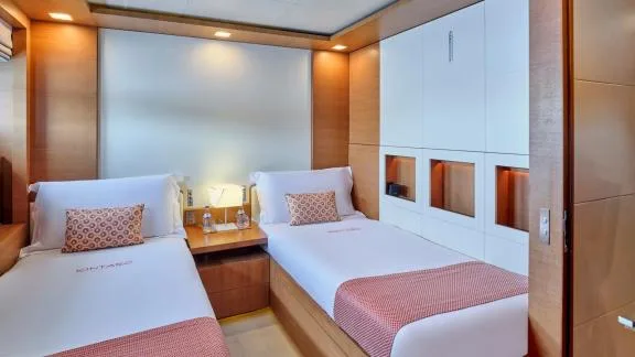 Image of KINTARO yacht #26