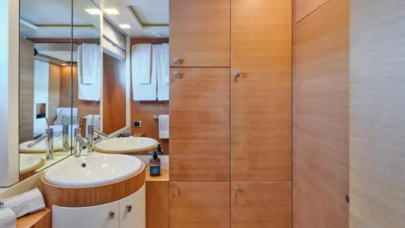 Image of KINTARO yacht #29
