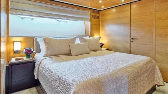 Image of LOANA yacht #27