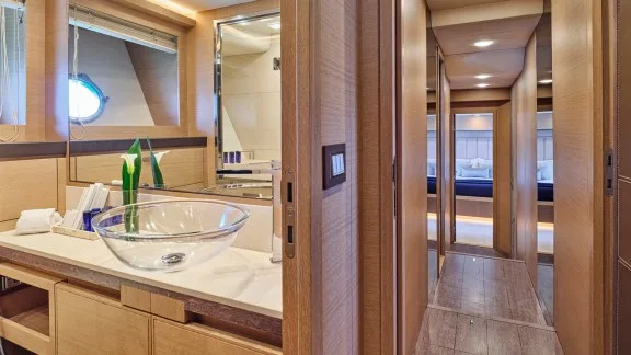 Image of NAYLA yacht #40