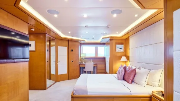 Image of OASIS yacht #40