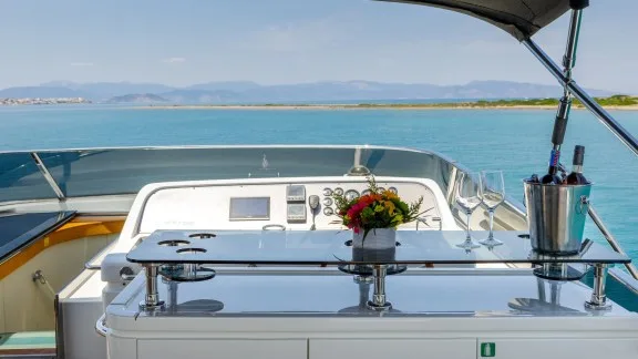 Image of SALTY yacht #30