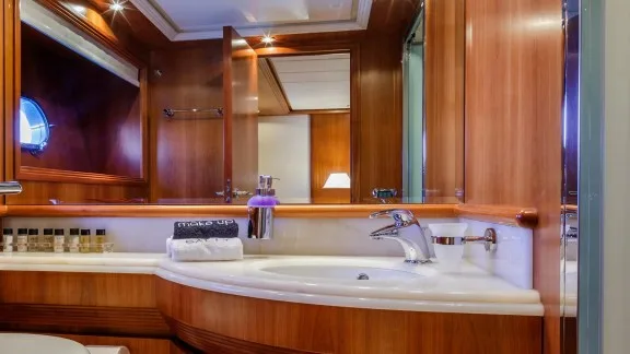 Image of SALTY yacht #27