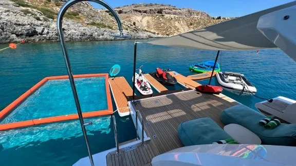Image of LOVE T yacht #14