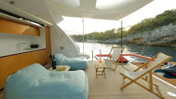 Image of LOVE T yacht #12
