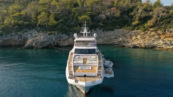 Image of LOVE T yacht #3