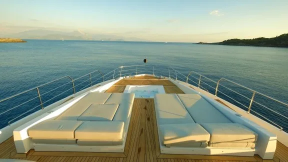Image of LOVE T yacht #4