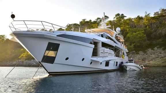 Image of LOVE T yacht #2