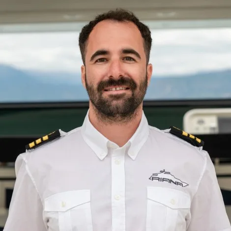 Crew of RIANA II|First Officer