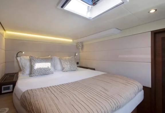 PHANTOM Guest Cabin