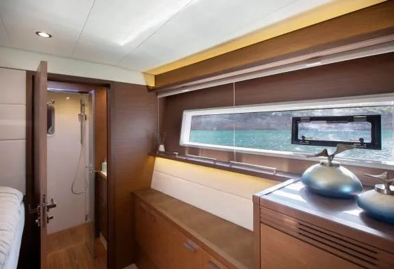 PHANTOM Guest Cabin