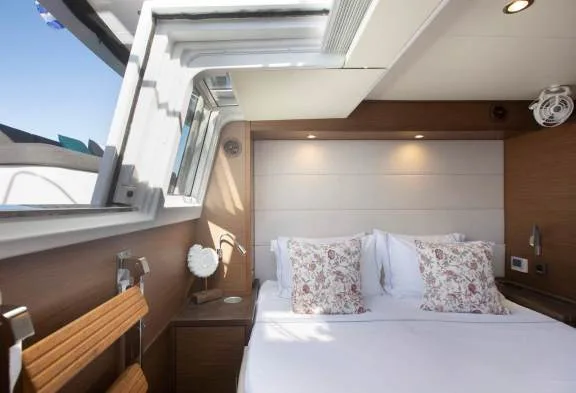 PHANTOM Guest Cabin