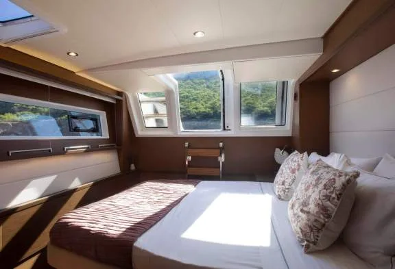 PHANTOM Guest Cabin