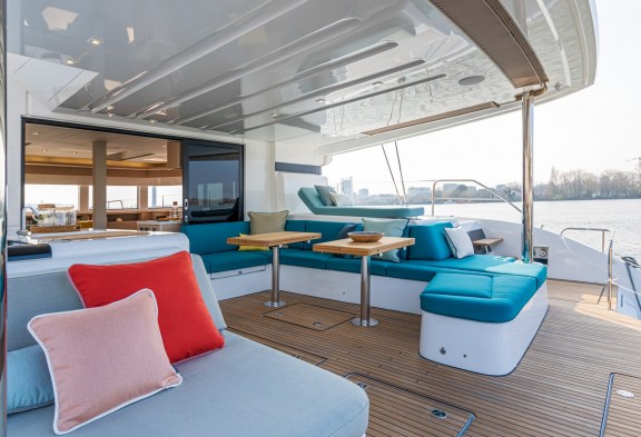 ESPERANCE Aft Deck
