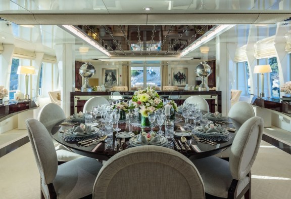 VERA Interior Dining