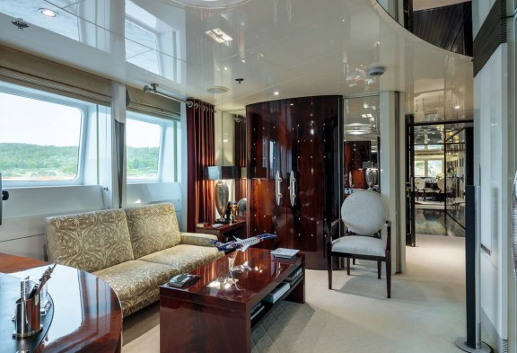 VERA Master Cabin