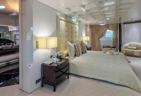 VERA Master Cabin