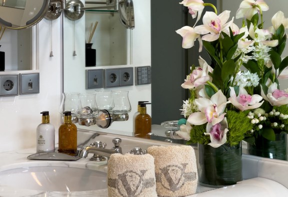 VERA Bathroom Detail