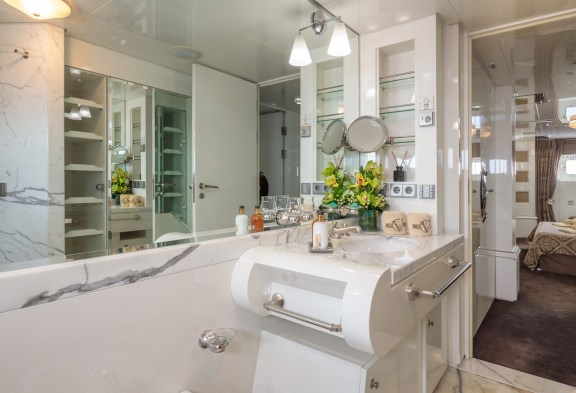 VERA Guest Bathroom