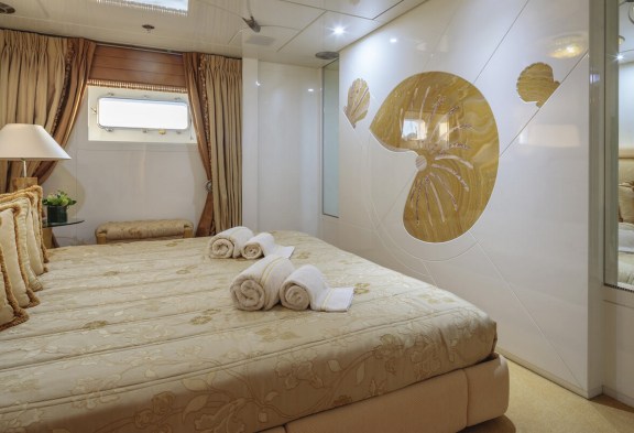 VERA Double Cabin
