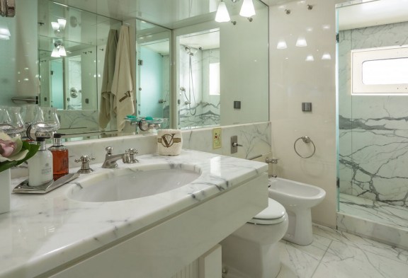 VERA Guest Bathroom